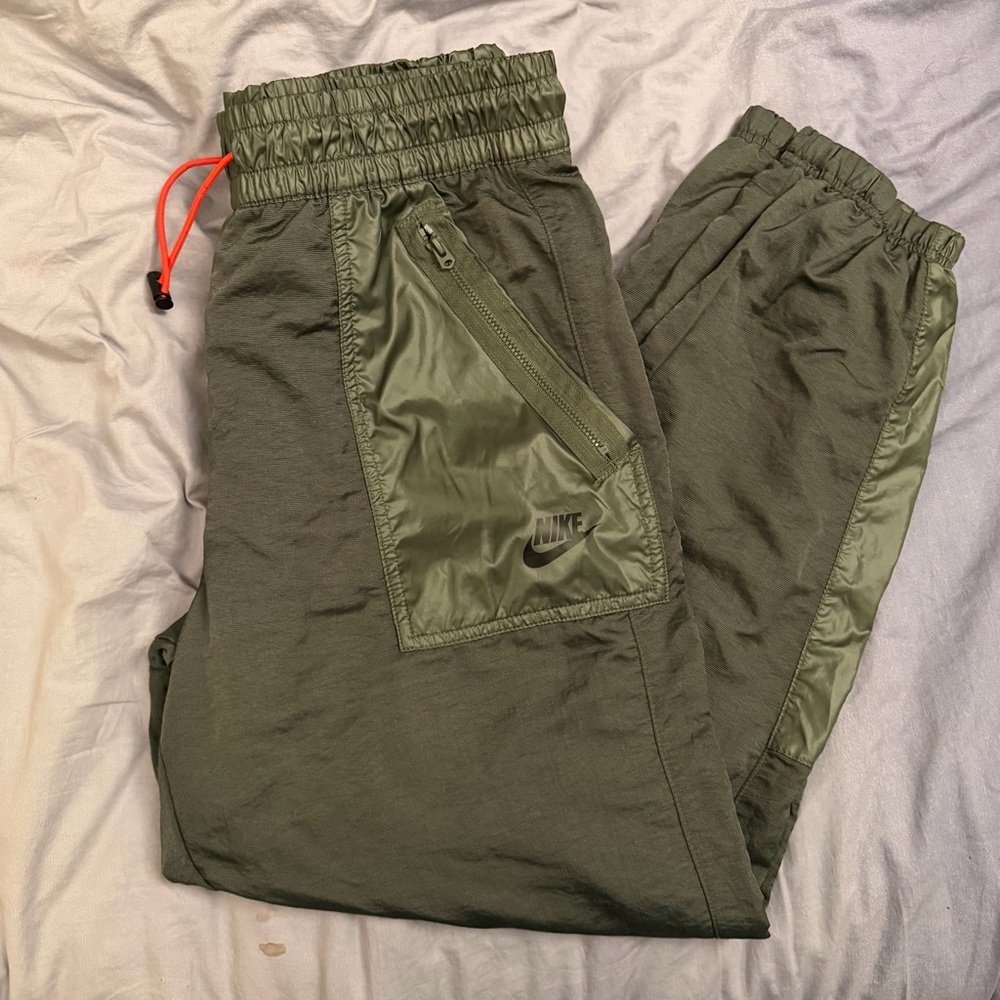 Women's Nike Therma-Fit Drawstring Green Track Warm-up Nylon Pants Sz M